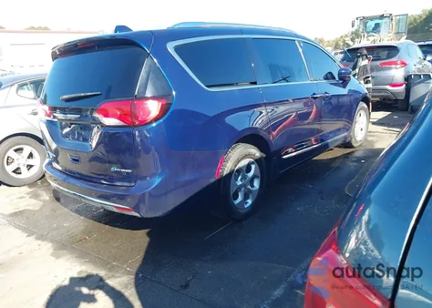 2018 Chrysler Pacifica Hybrid Touring L z USA, uszkodzony, nr VIN 2C4RC1L76JR133494